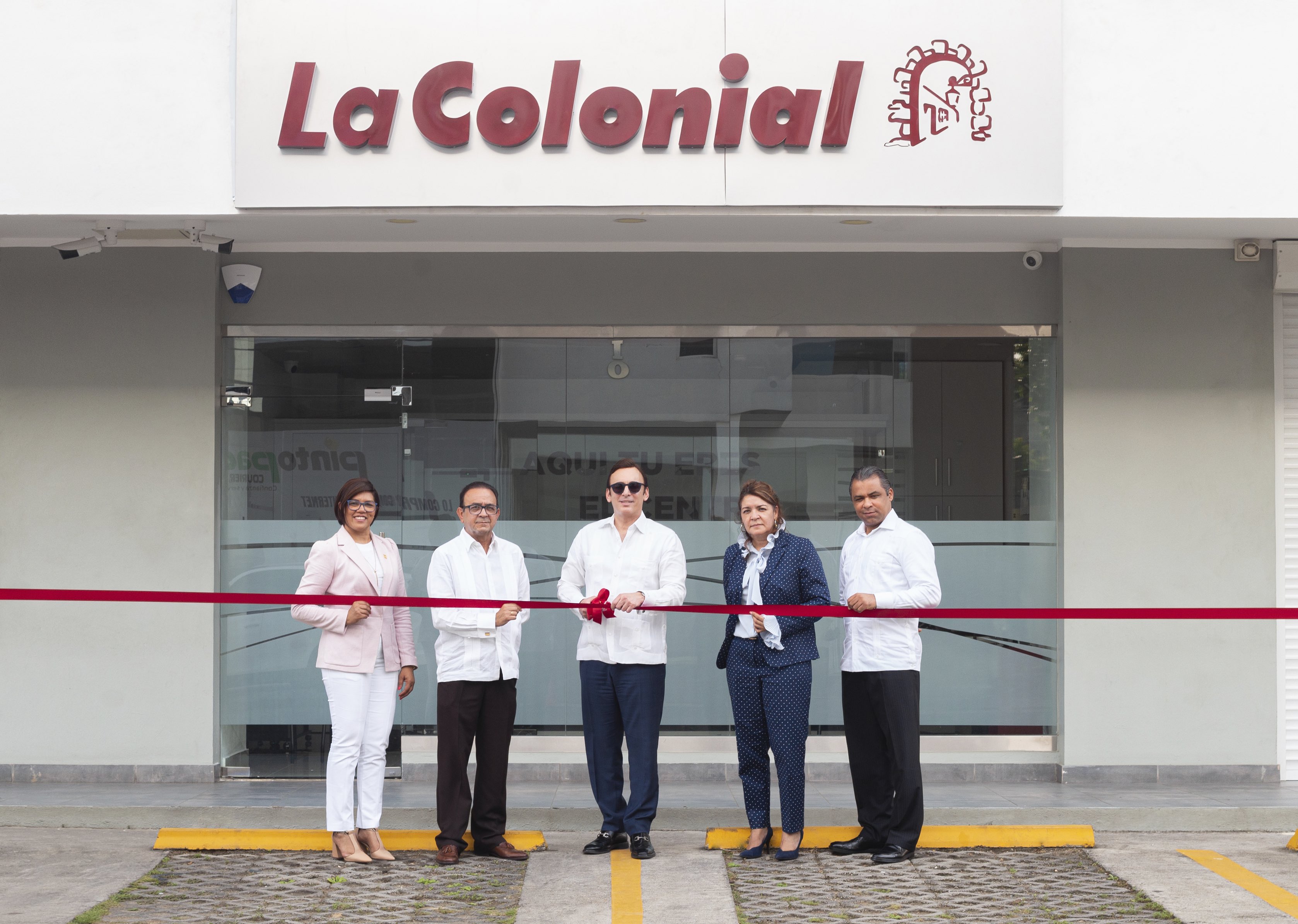 La Colonial inaugura Oficina en La Vega